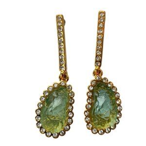 Kara Ross 10021 Green Drop Earrings – Crystal & Gold Tone Jagged Finish